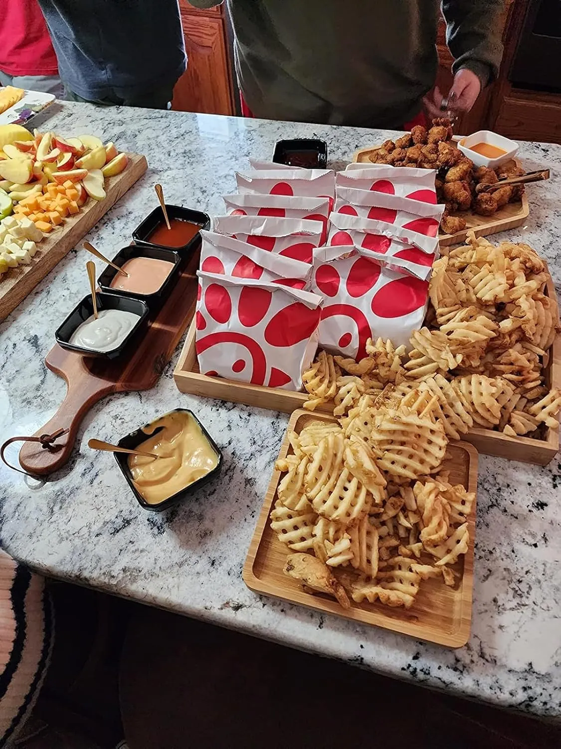 Bamboo Serving Trays Charcuterie Platter 16.5"x11.8"（42x30cm with Handle, Set Includes 1xHexagon 12.5"(32cm) 1xSquare 7.8"(20cm) 1xSquare 5.9"(15cm) Small Plates for Family Dinner