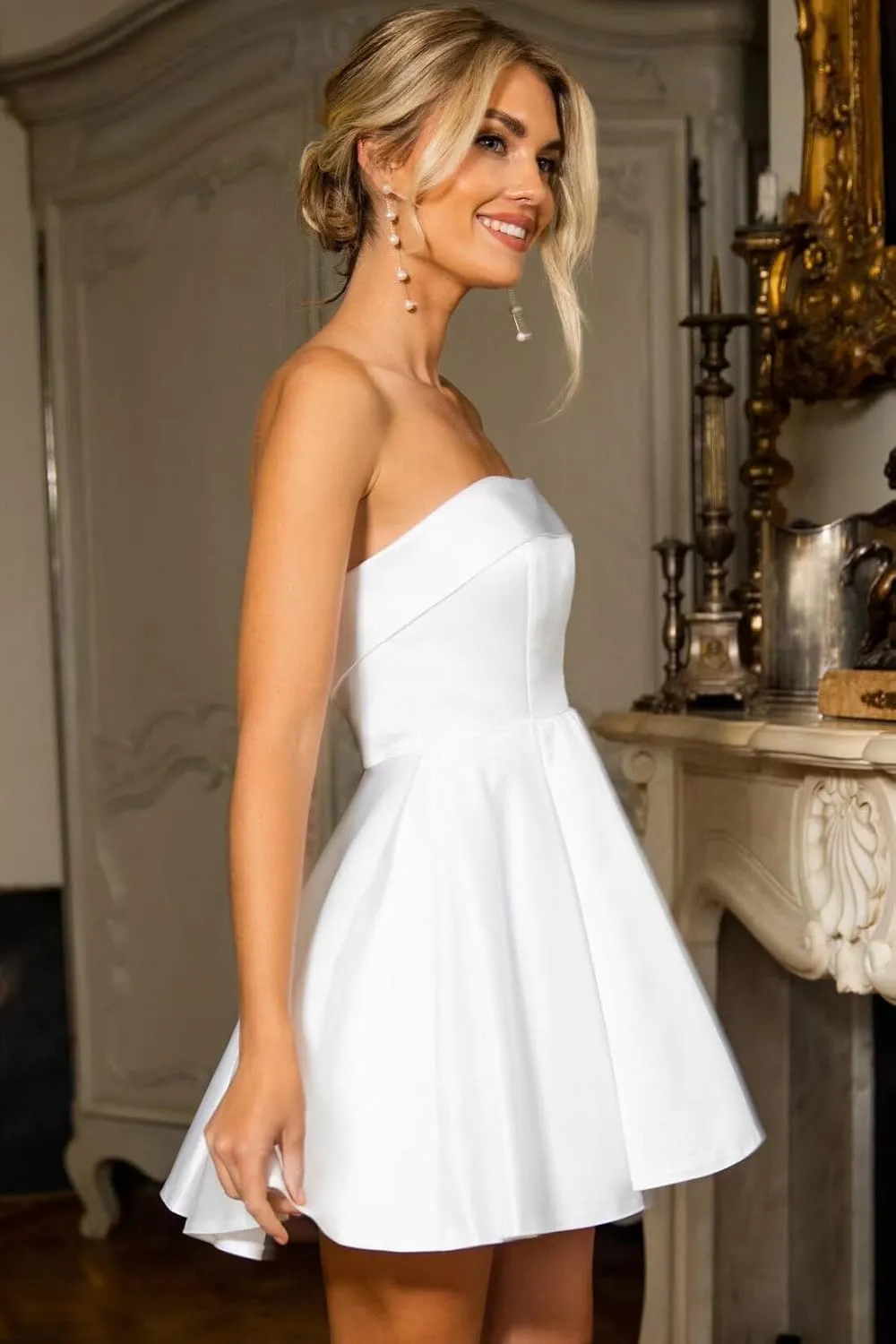 Basgute Short Wedding Dresses for Bride Beach Lace Applique Tulle Strapless Boho Corset Mini Bridal Dress