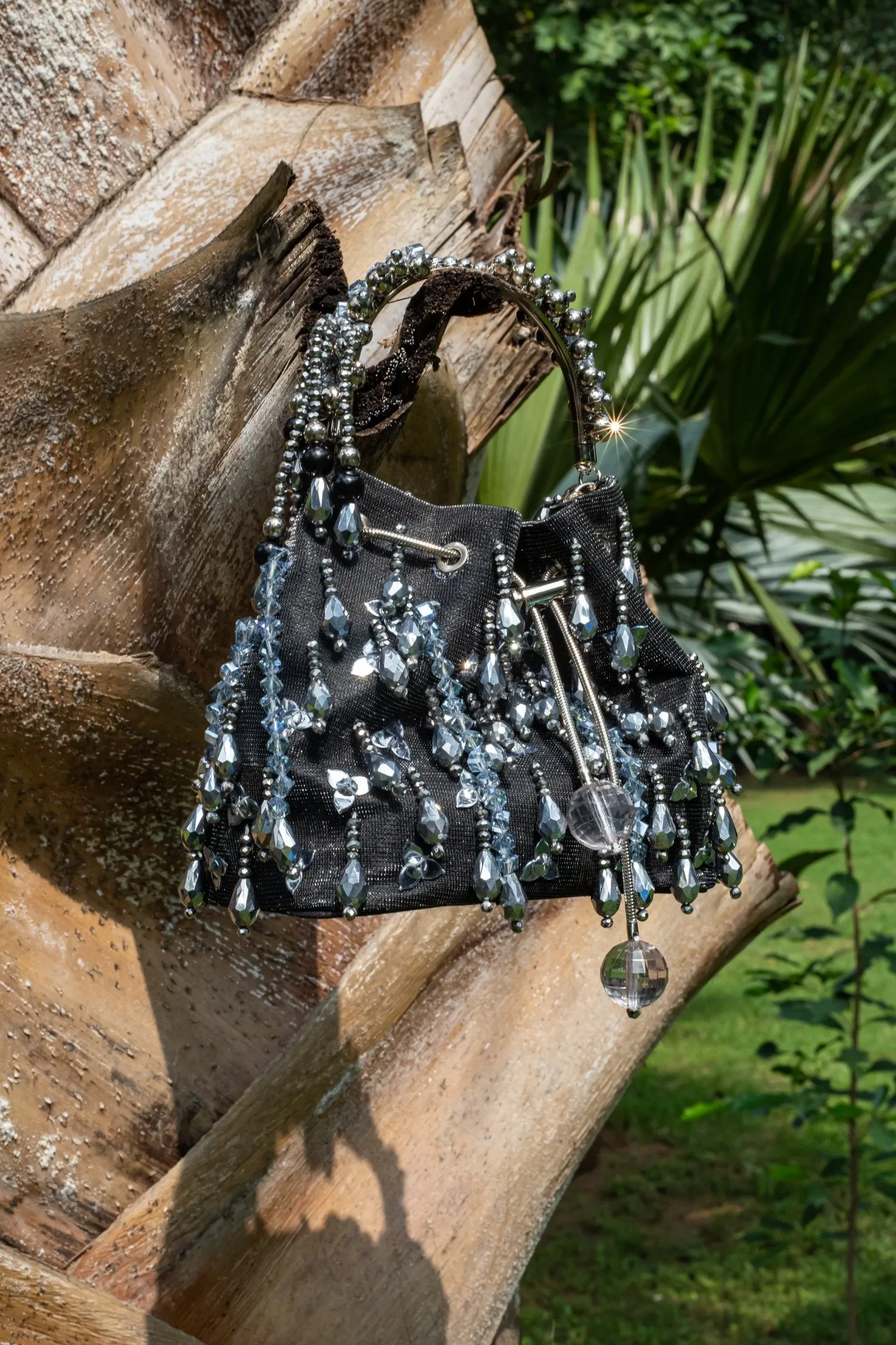 Black Gray Potli