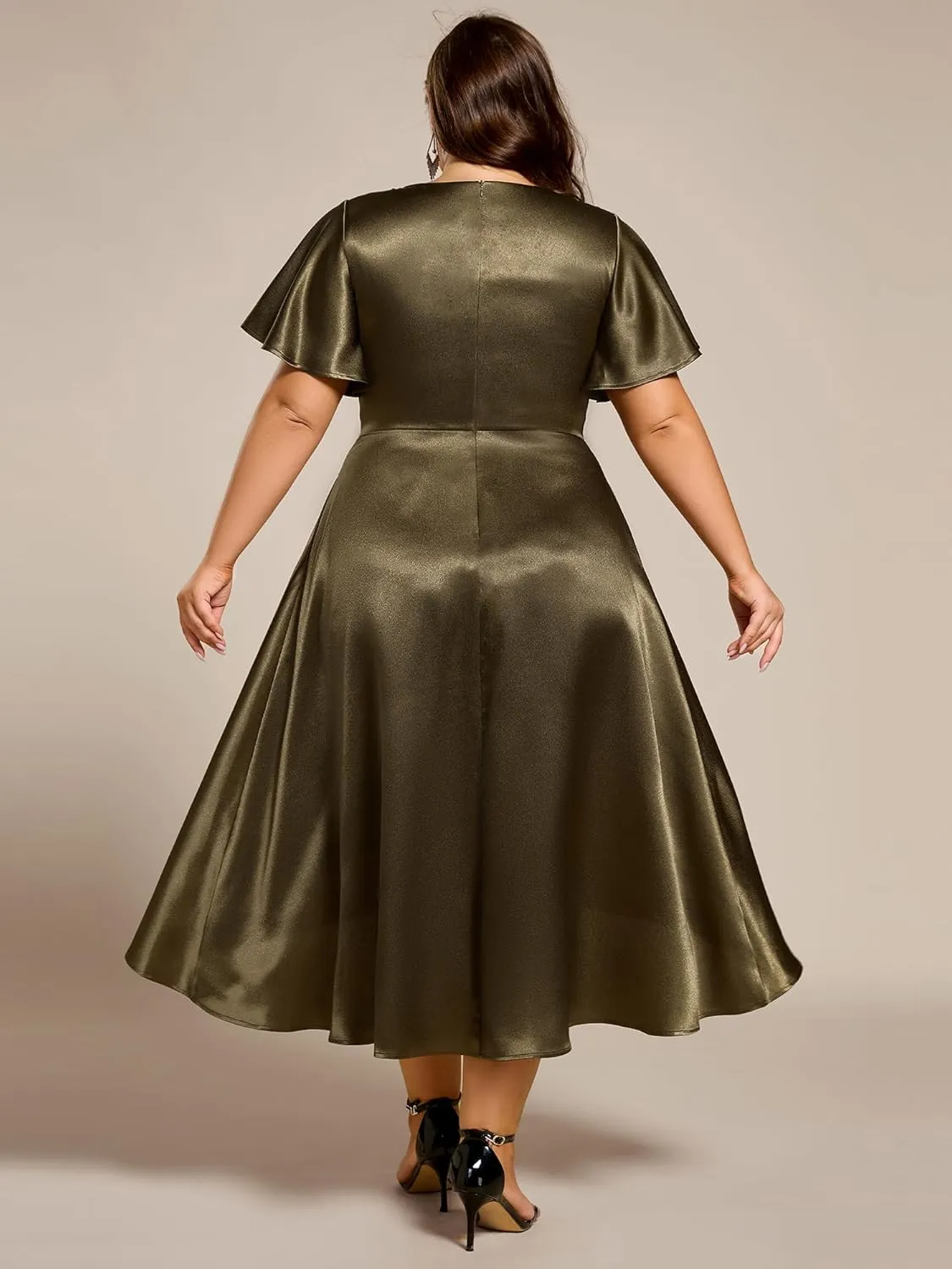 Ever-Pretty Summer V Neck Satin Short Sleeves Plus Size Formal Wedding Guest Dresses for Curvy Women with Pockets
