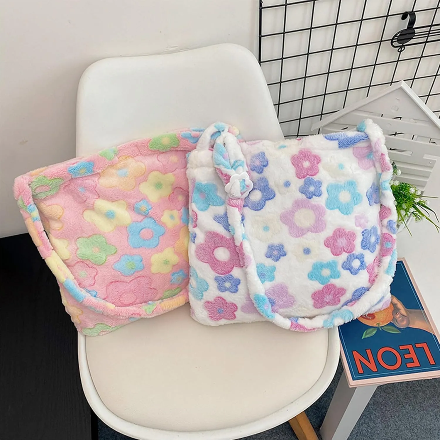 Fluffy Tote Bag Cute Plush Underarm Bag Y2K Furry Flower Heart Fuzzy Shoulder Bag for Women Autumn Winter
