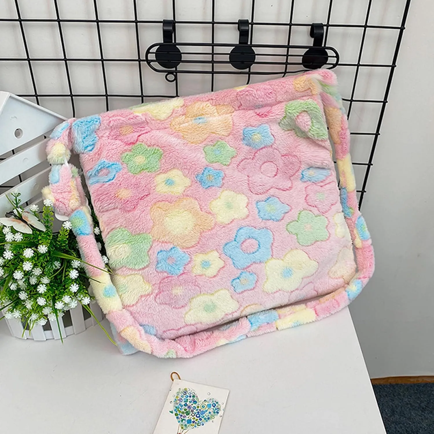 Fluffy Tote Bag Cute Plush Underarm Bag Y2K Furry Flower Heart Fuzzy Shoulder Bag for Women Autumn Winter