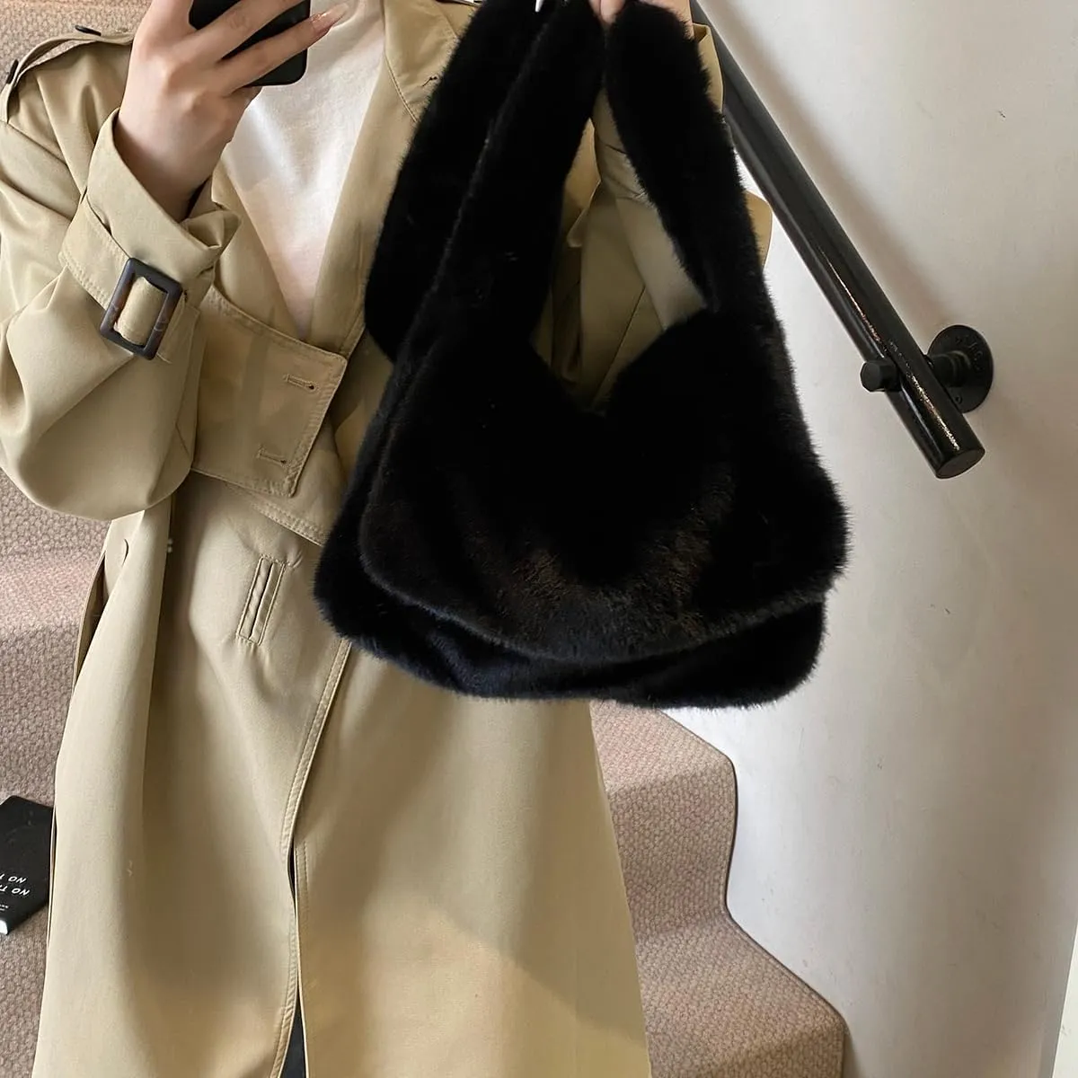Furry Faux Fur Shoulder Crossbody Bag for Women Cute Handbag Fluffy Plush Y2K Messenger Purse