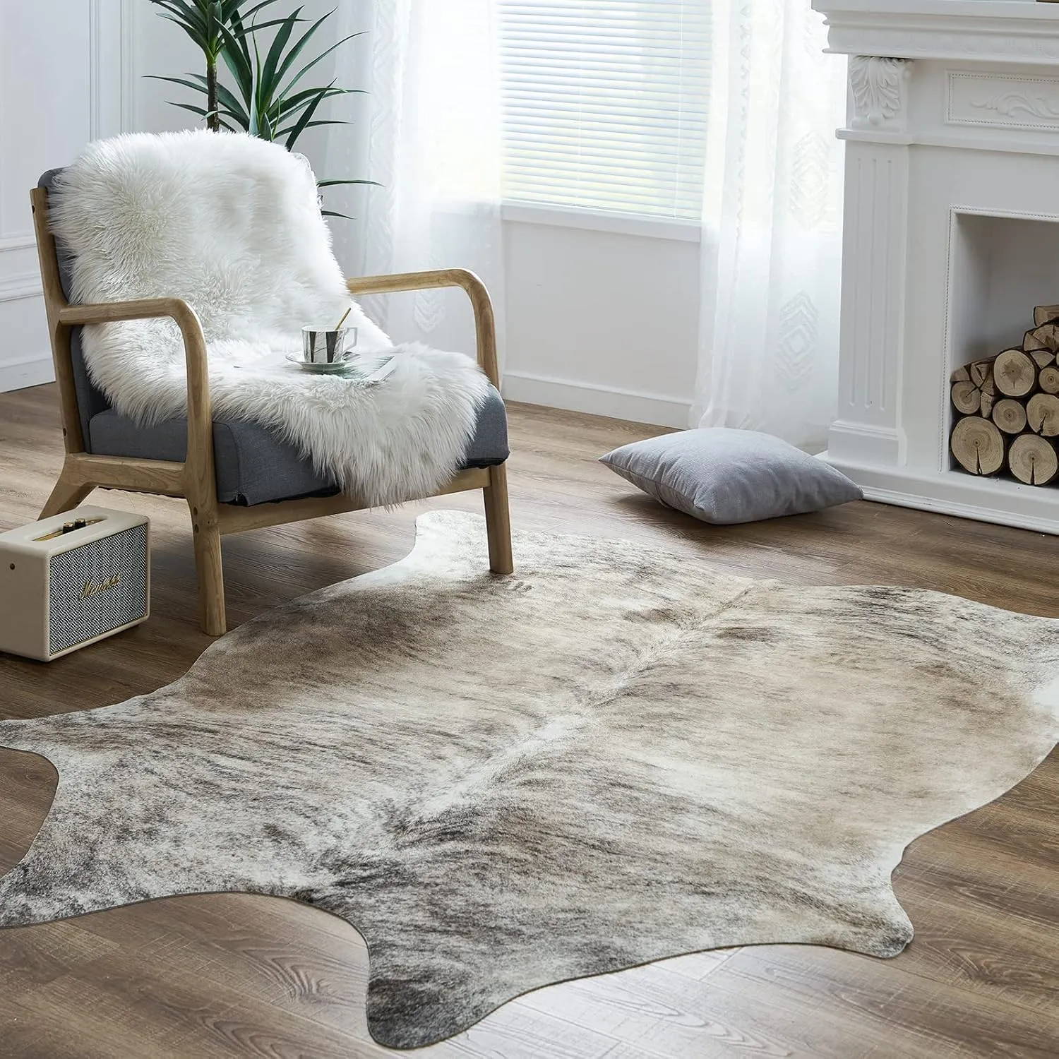 jinchan Cowhide Area Rug Cow Print Faux Living Room Area Rug 5x7 Light Brown Cow Hide Indoor Floor Cover Animal Skin Alternative Mat Bedroom Carpet Western Theme Safari Decor