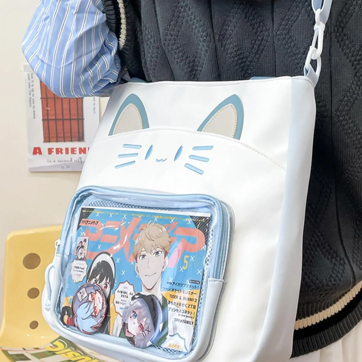 Kawaii Cat Ita Bag with Insert Large Capacity Pin Display Bag Crossbody Y2K for Anime Cosplay Reflective (Blue)