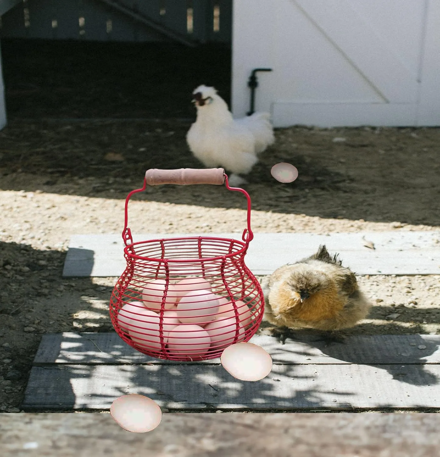 LINCOUNTRY. Farmhouse Wire Egg Basket for Gathering Fresh Eggs with Handle,Red Rustic Round Egg Collecting Baskets for Fresh Egg Container Refrigerator Countertop Holder Kitchen Storage Bin