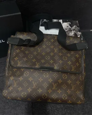 LOUIS VUITTON Classic Vintage Monogram Brown Crossbody Messenger Bag