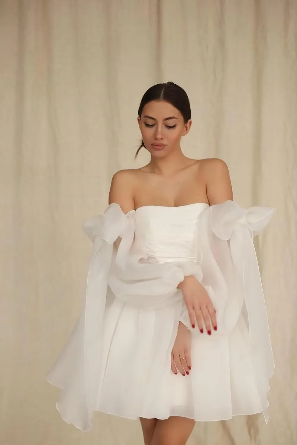 Monlity Off The Shoulder Organza Homecoming Dresses Bow Tie Long Sleeve Prom Dresses Short A-Line Formal Cocktail Party Gown
