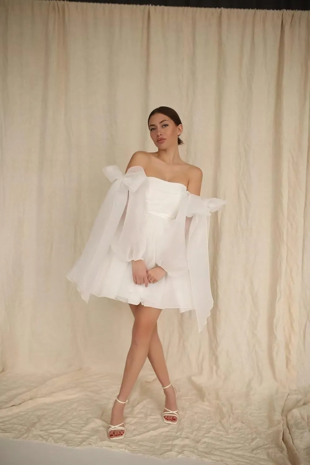 Monlity Off The Shoulder Organza Homecoming Dresses Bow Tie Long Sleeve Prom Dresses Short A-Line Formal Cocktail Party Gown