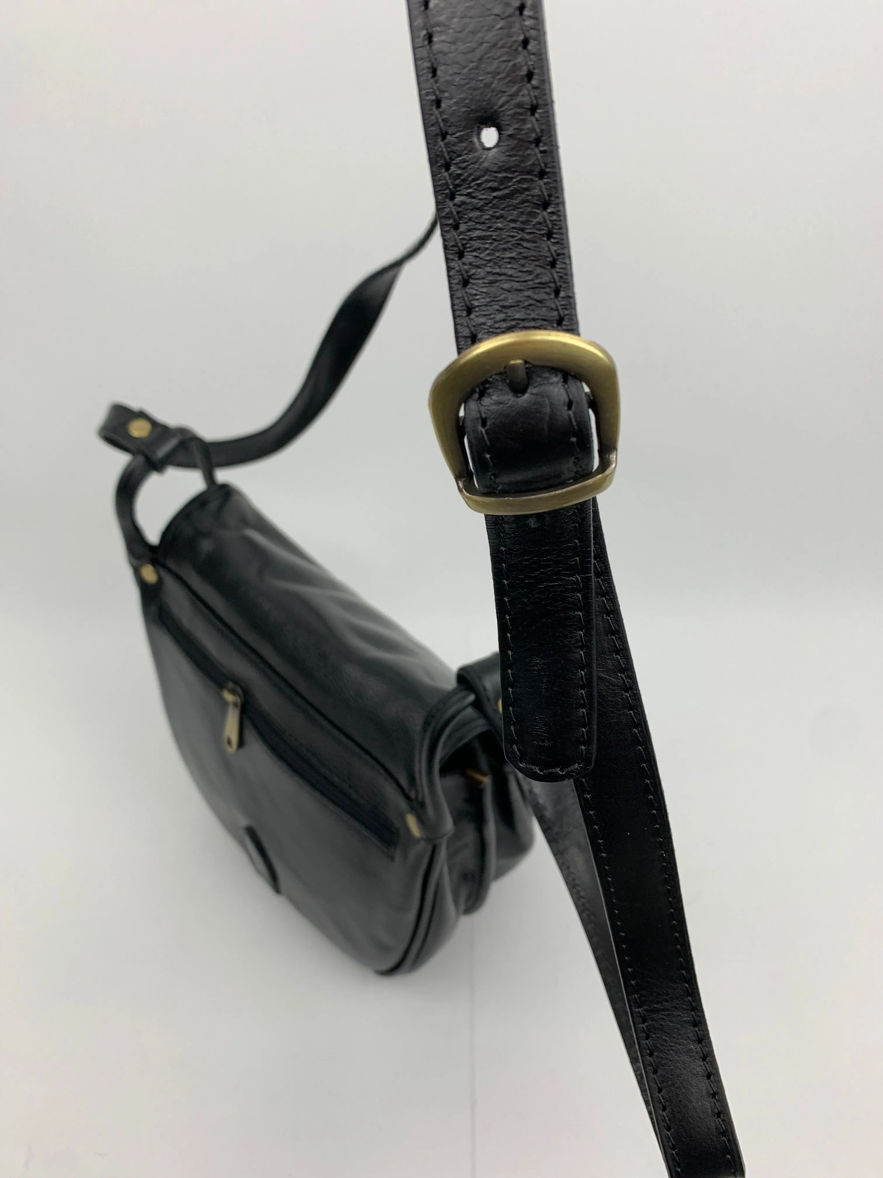 ROME - Italian Genuine leather messenger bag - black