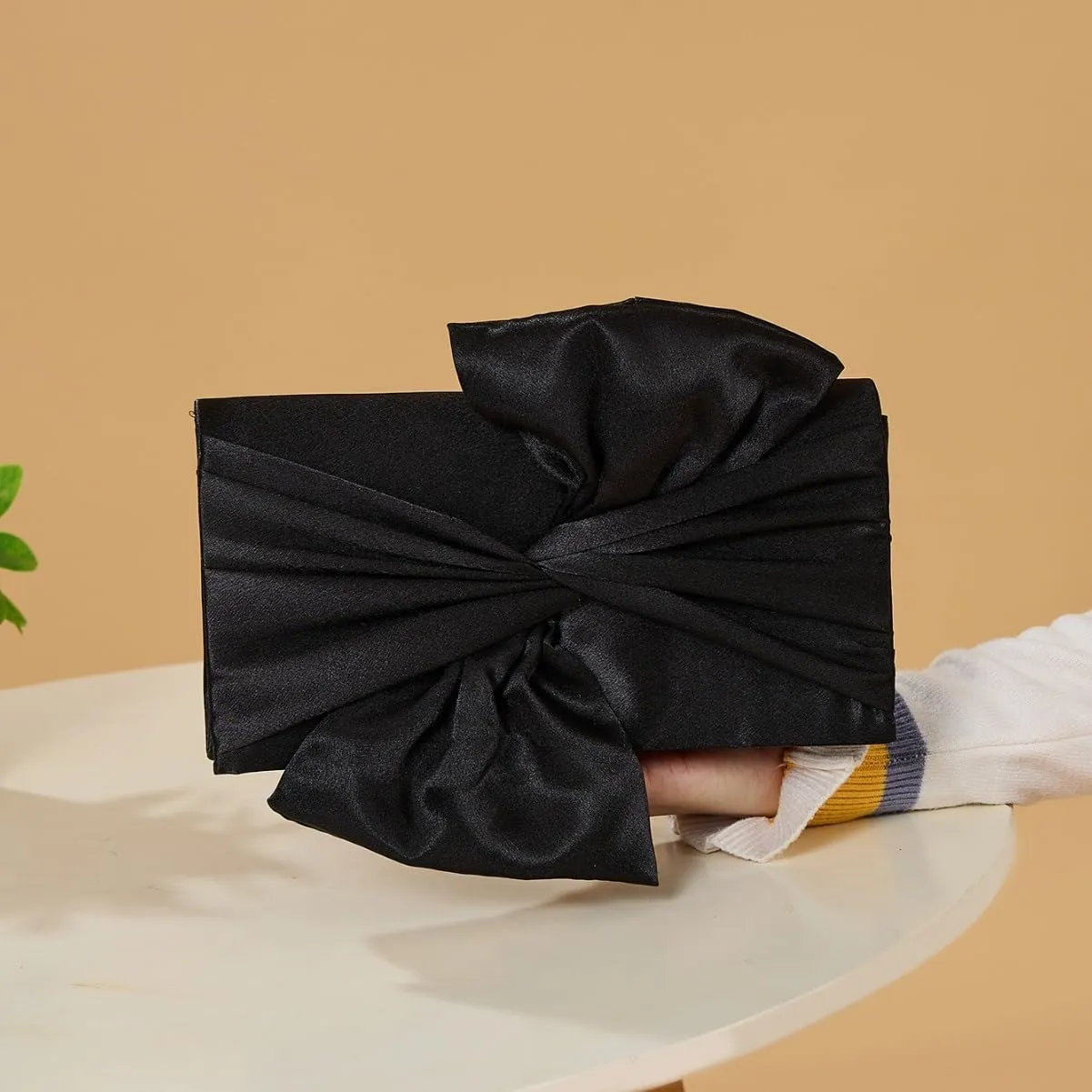 Simcat Womens Clutch Bag,Pleated Satin Handbag Lady Pleated Bow Purse Evening Bag with Chain for Wedding Prom Formal Party
