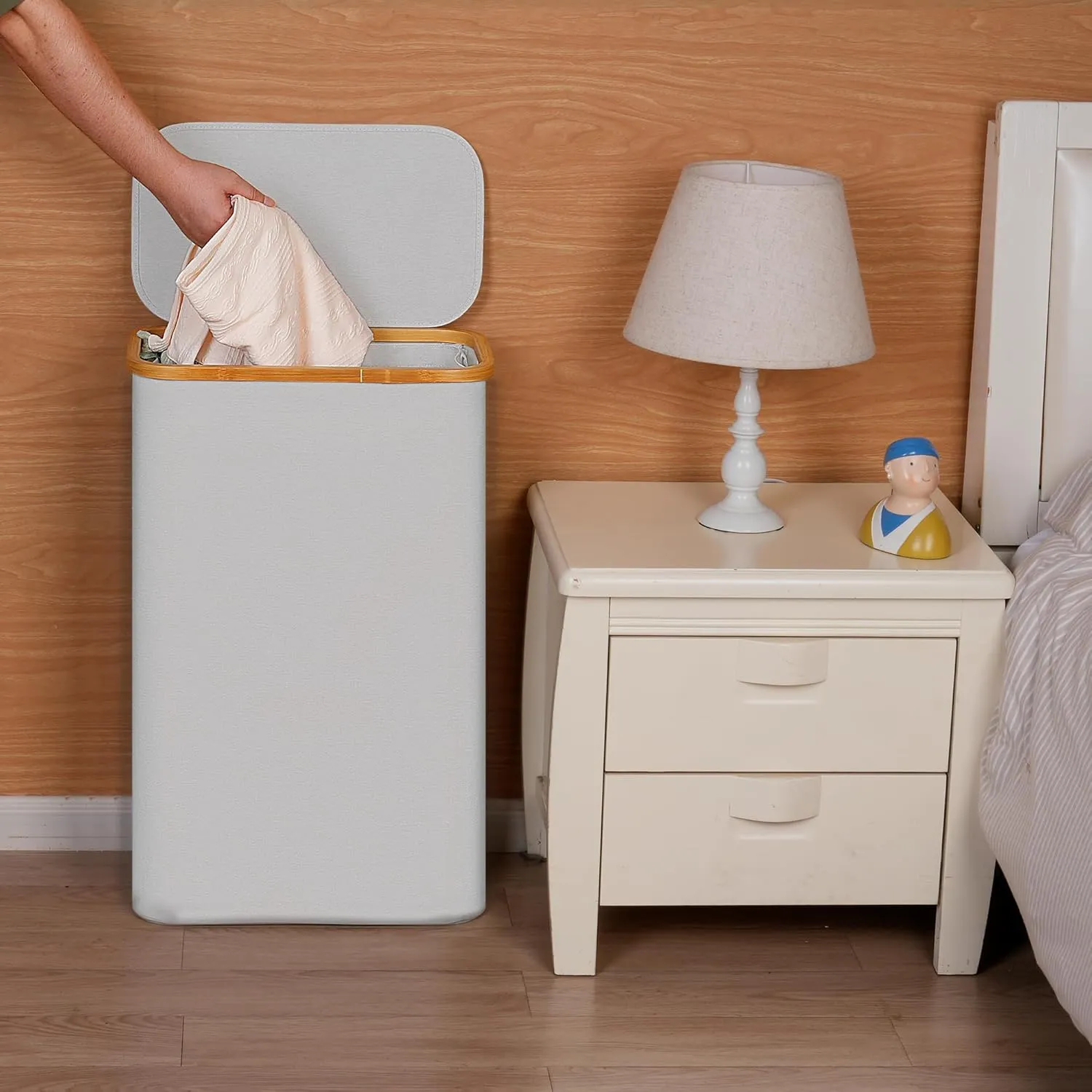 Slim Laundry Basket with Lid, Narrow Laundry Hamper with Removable Bag, Skinny Dirty Clothes Basket with Bamboo Handles for Bathroom, Bedroom & Laundry Room, 75L Light Grey