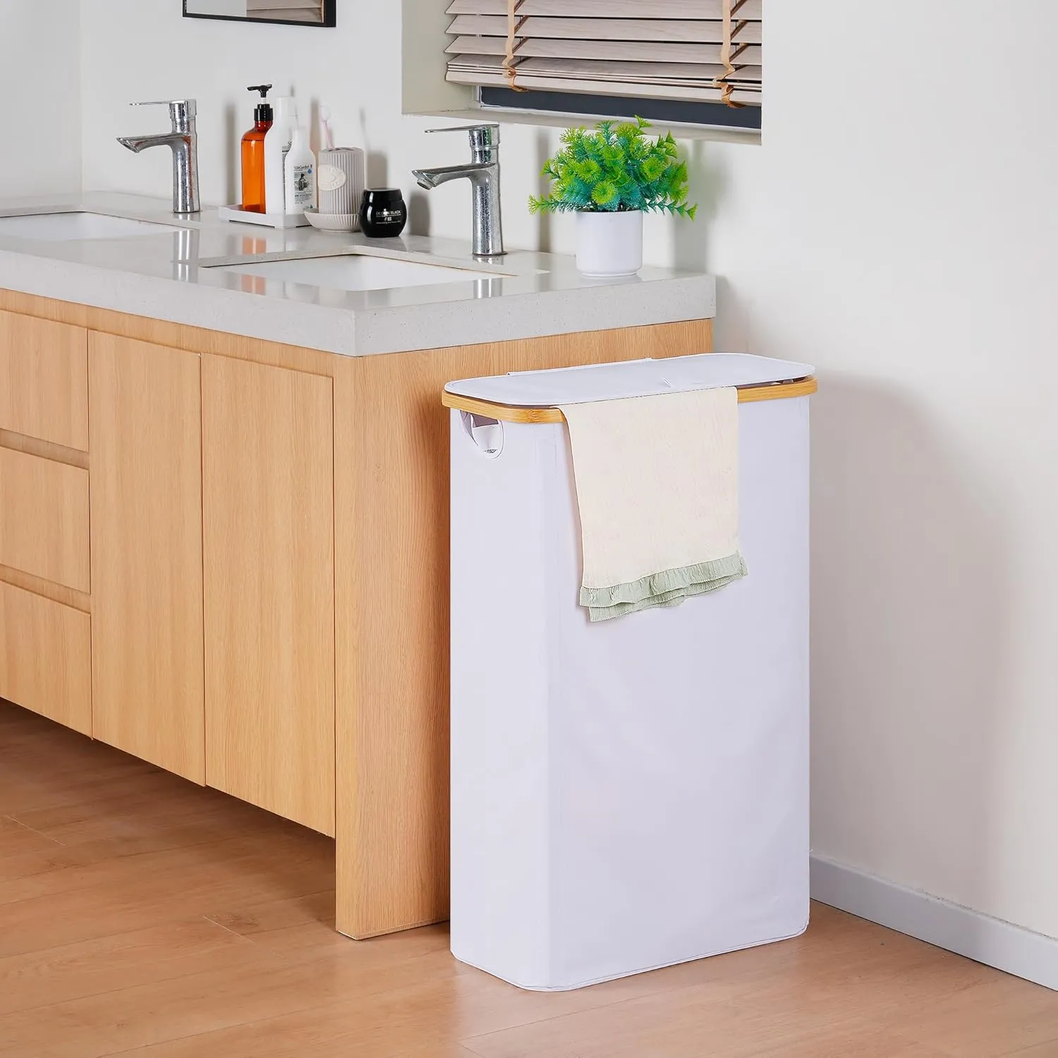 Slim Laundry Basket with Lid, Narrow Laundry Hamper with Removable Bag, Skinny Dirty Clothes Basket with Bamboo Handles for Bathroom, Bedroom & Laundry Room, 75L White