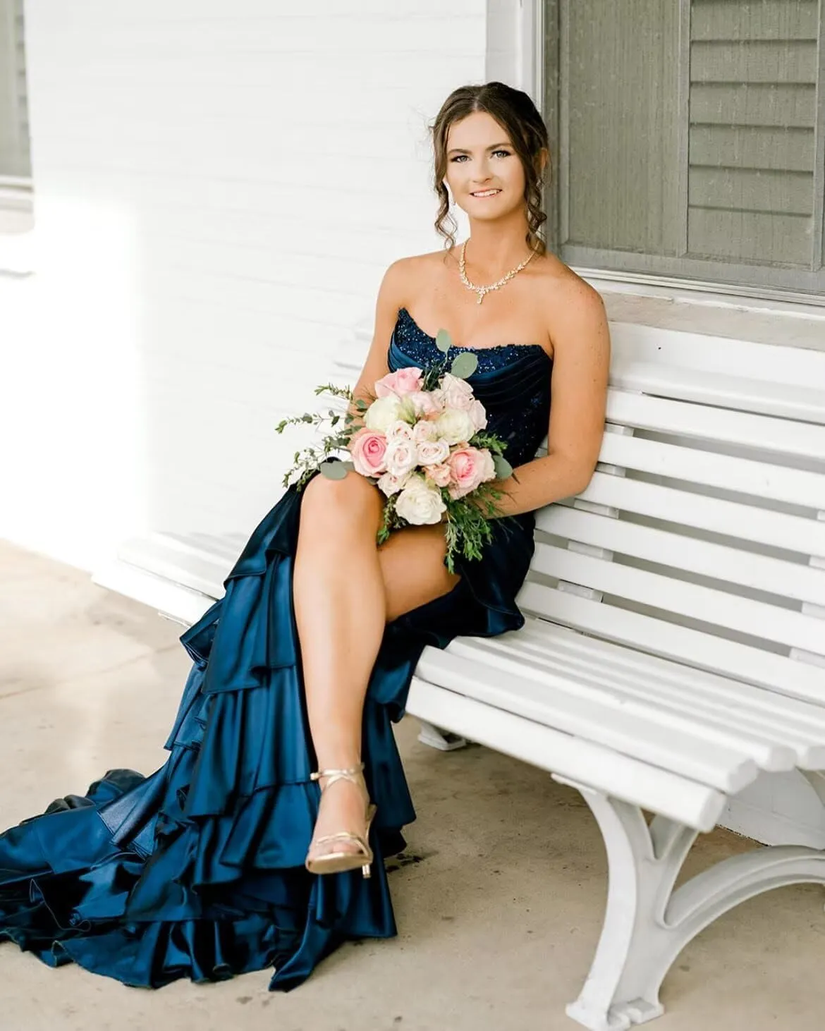 Strapless Tiered Long Prom Dresses Satin Appliques Mermaid Formal Party Dress Evening Gowns with Slit