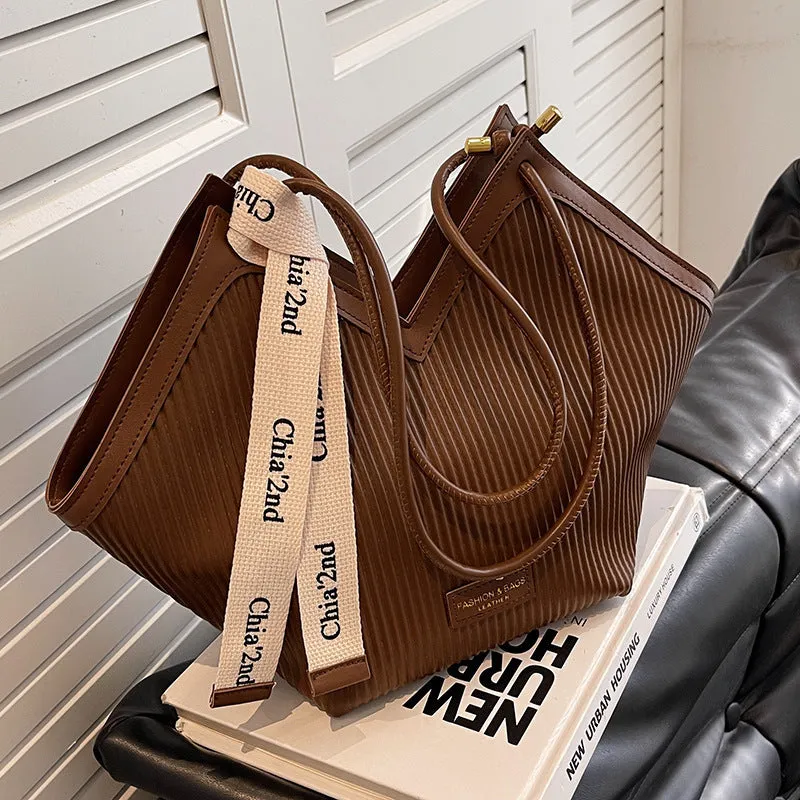 Stylish Commuter Shoulder Bags and Tote Bags