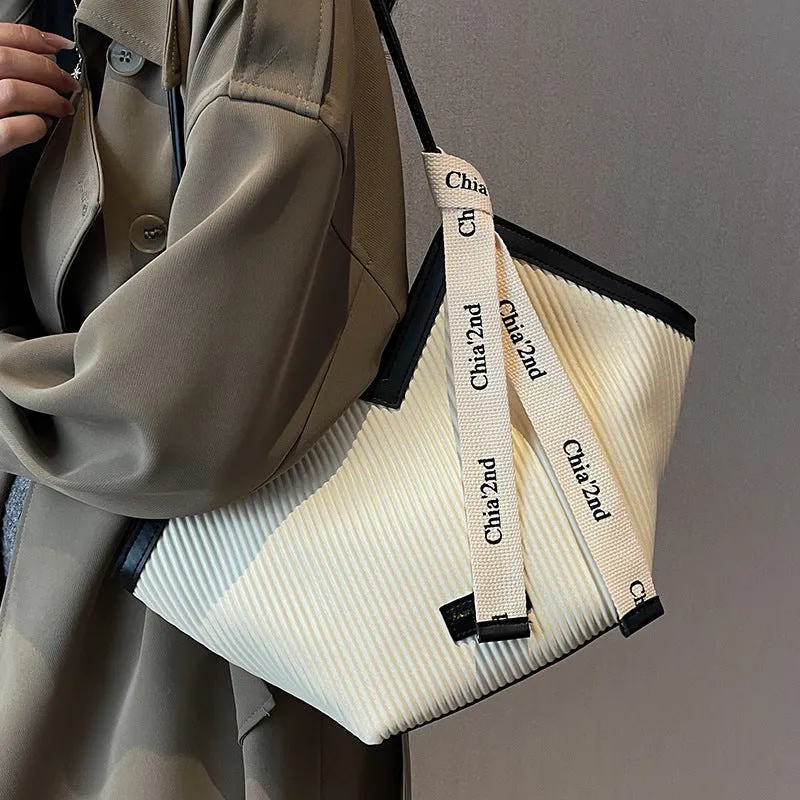 Stylish Commuter Shoulder Bags and Tote Bags