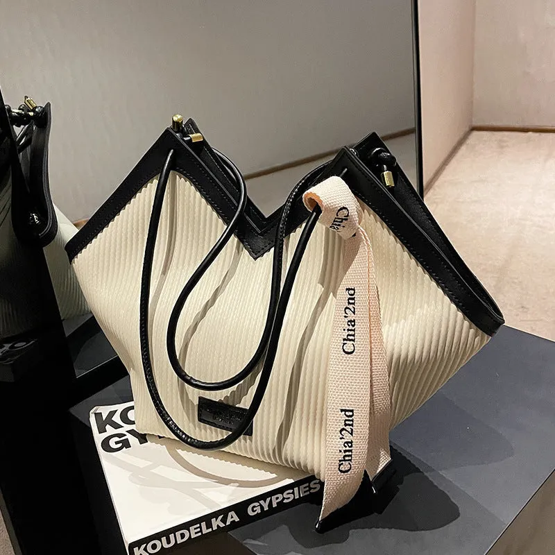 Stylish Commuter Shoulder Bags and Tote Bags