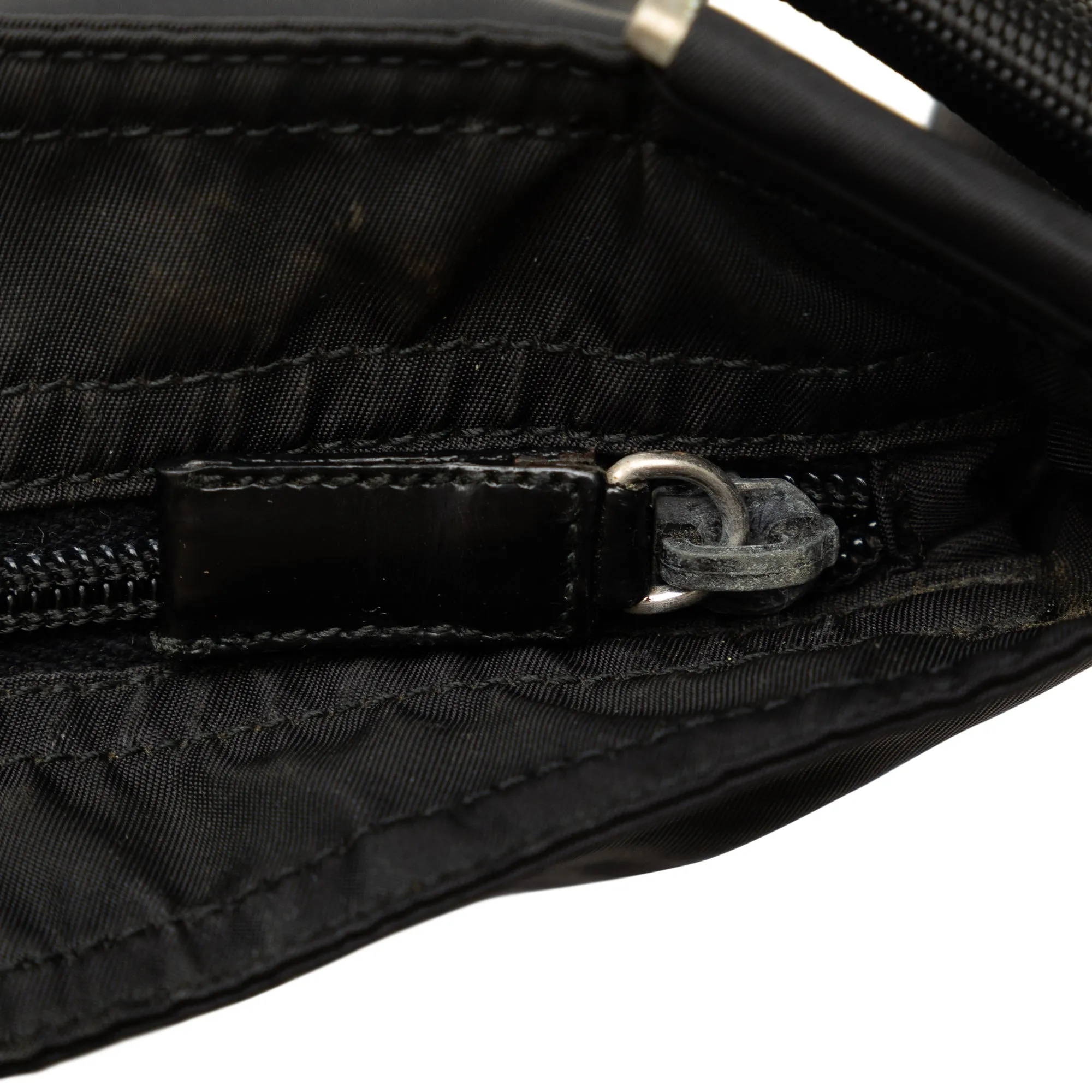 Tessuto Zip Top Crossbody