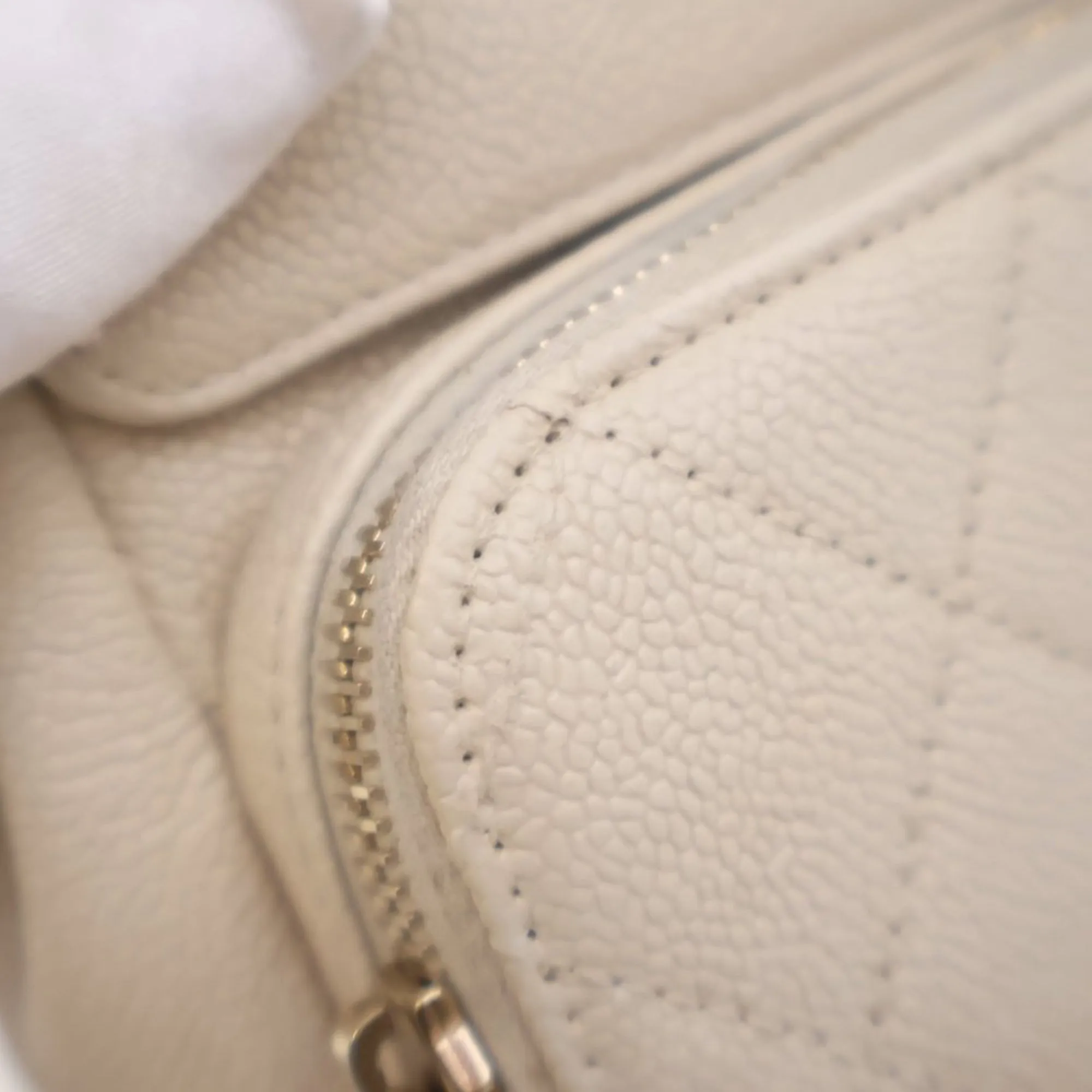 White Chanel Caviar Business Affinity Messenger Flap Crossbody Bag
