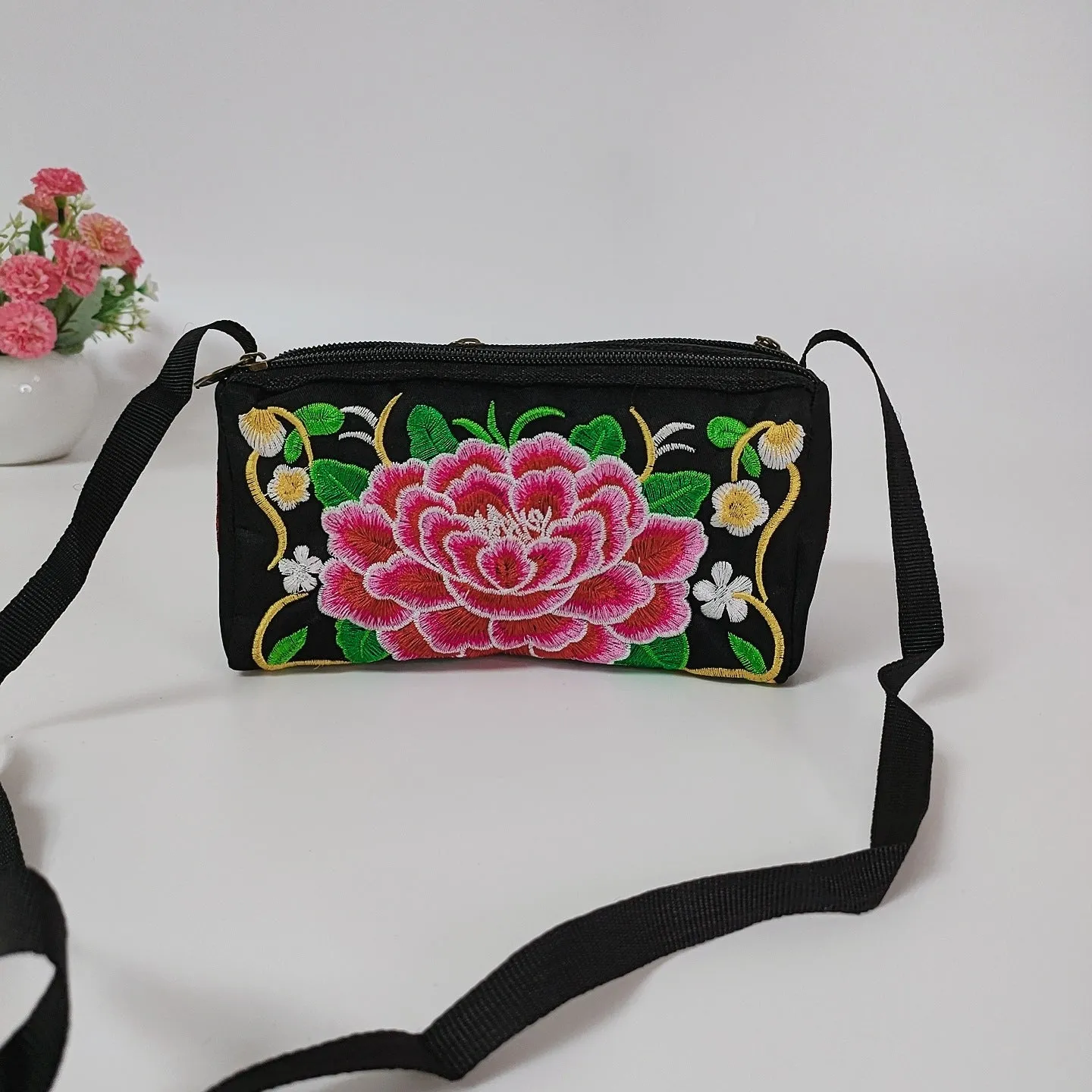 Wholesale Yunnan National Style Embroidery Clutch Crossbody Bags