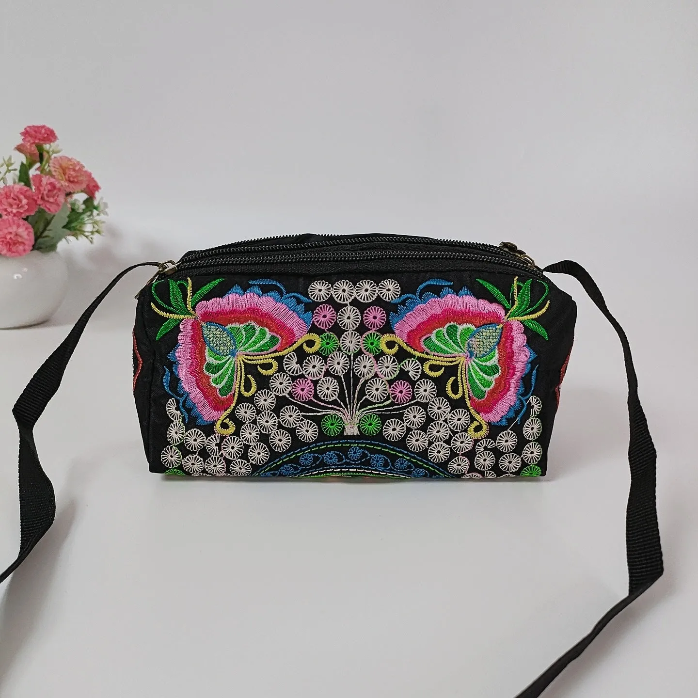 Wholesale Yunnan National Style Embroidery Clutch Crossbody Bags