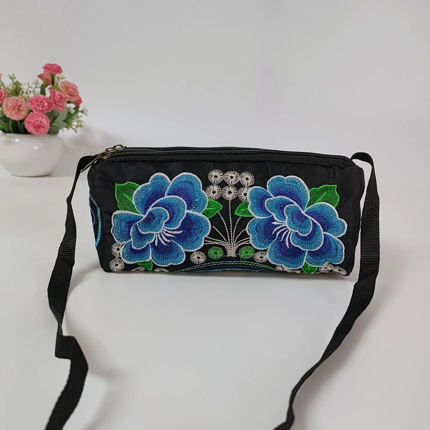 Wholesale Yunnan National Style Embroidery Clutch Crossbody Bags