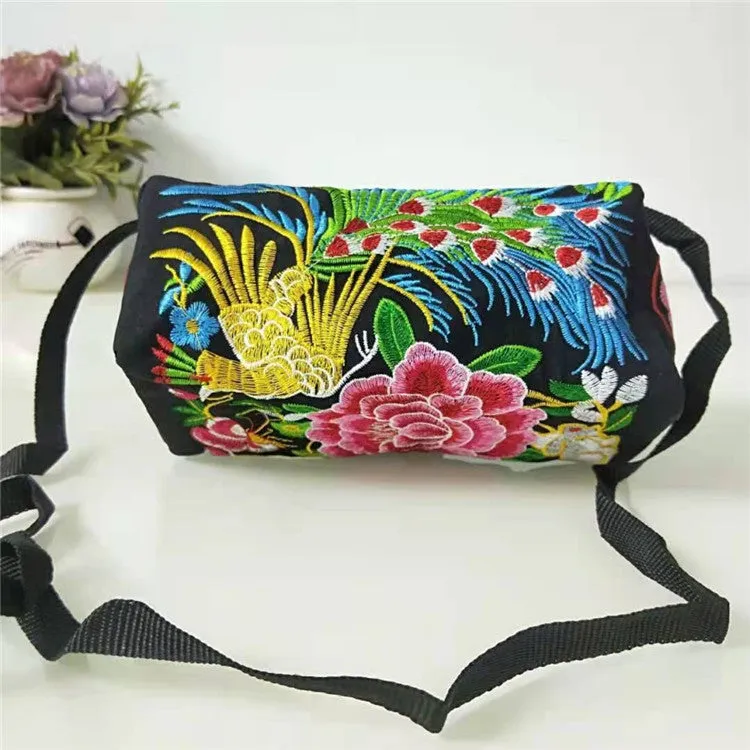 Wholesale Yunnan National Style Embroidery Clutch Crossbody Bags
