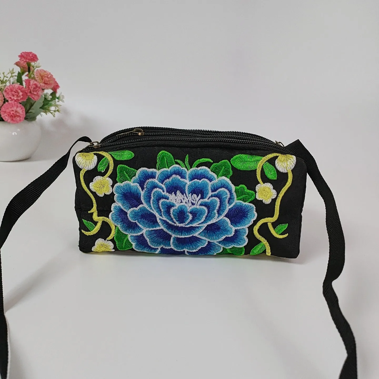 Wholesale Yunnan National Style Embroidery Clutch Crossbody Bags
