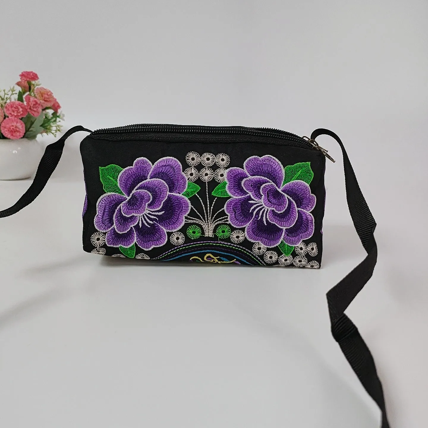 Wholesale Yunnan National Style Embroidery Clutch Crossbody Bags