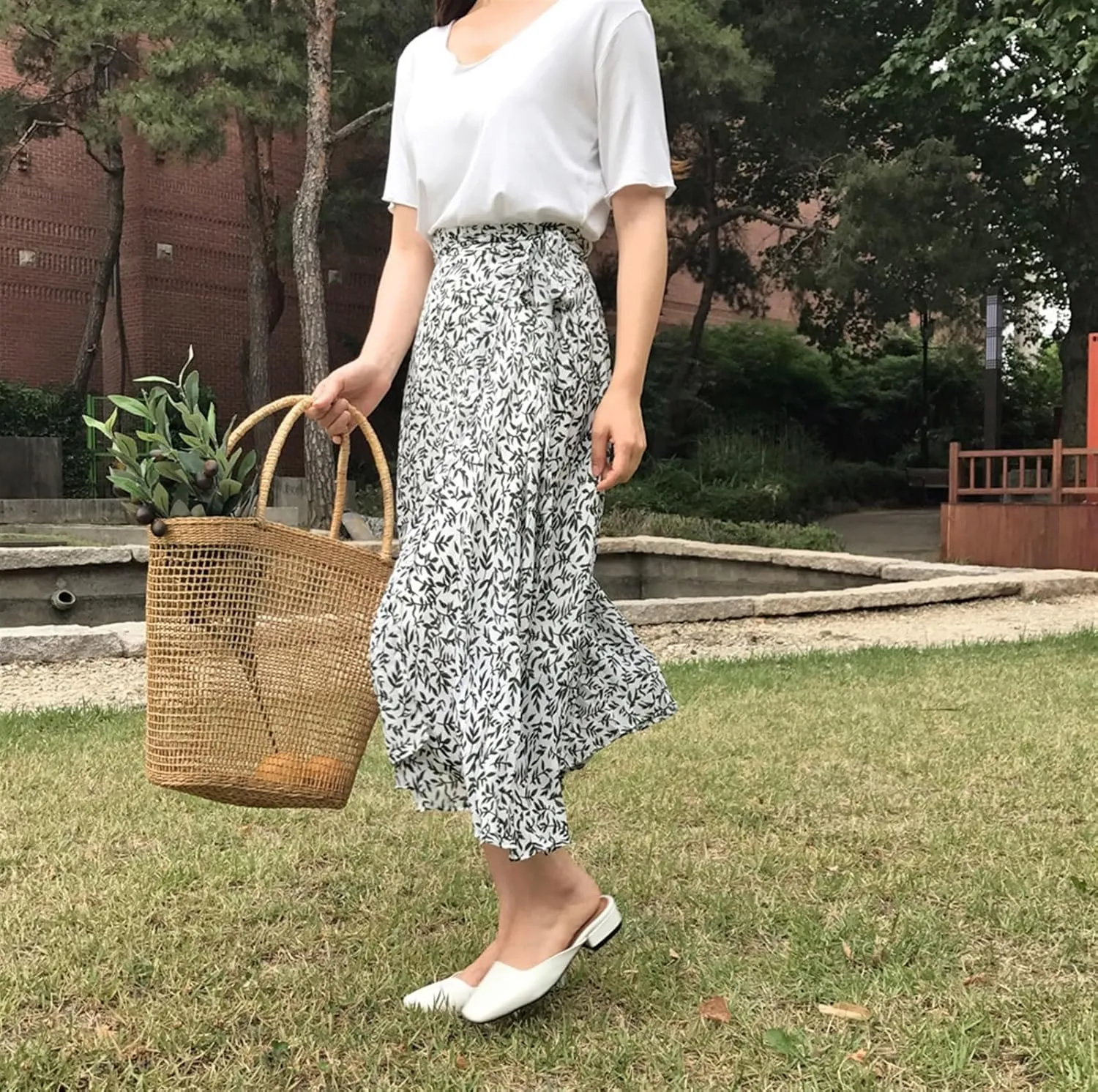 WOLWES Weaving Bag Ultra -fire Hollow Woven Hand -Raised Woven Bag Ducts and Basket Yellow Grass Editing Bag