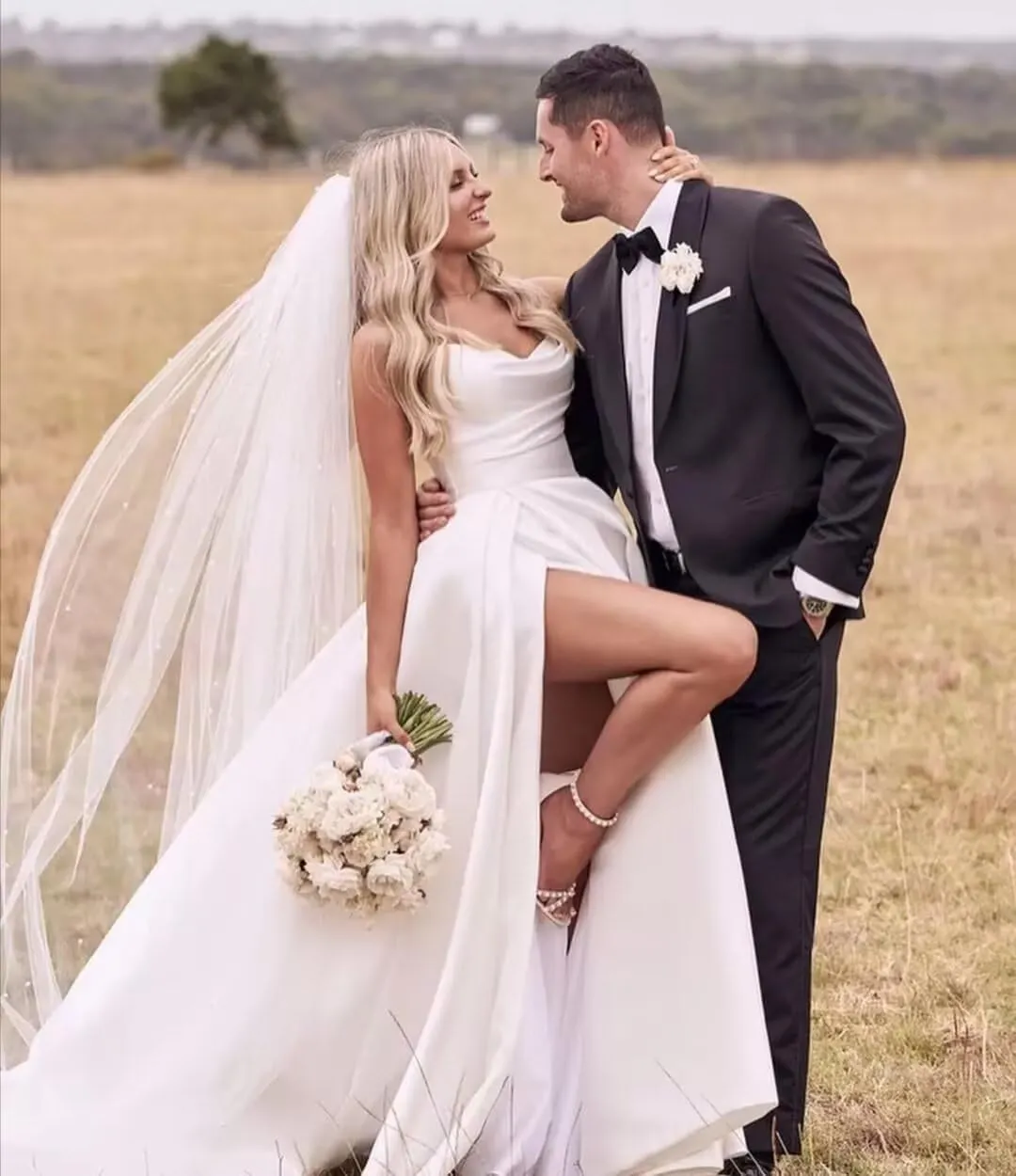 Women's Lace Applique Mermaid Wedding Dresses for Bride Beach Boho Wedding Bridal Gowns