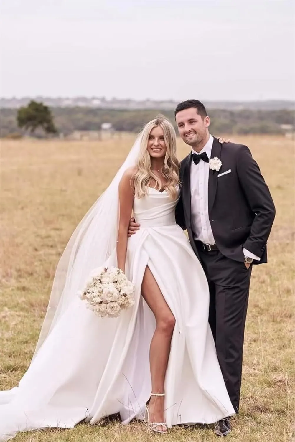 Women's Lace Applique Mermaid Wedding Dresses for Bride Beach Boho Wedding Bridal Gowns