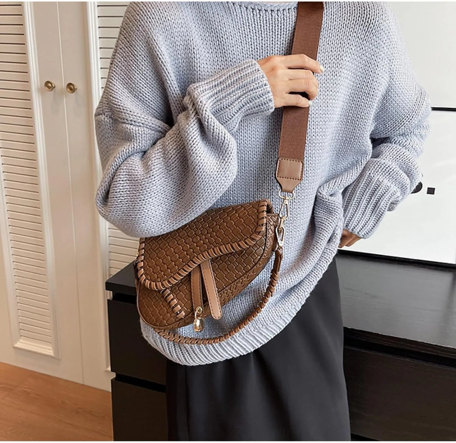 Women's Small Saddle Bag Crossbody Bag for Women Trendy Pursel Hobo Bag Shoulder Bag Satchel Handbag Purse (Brown)
