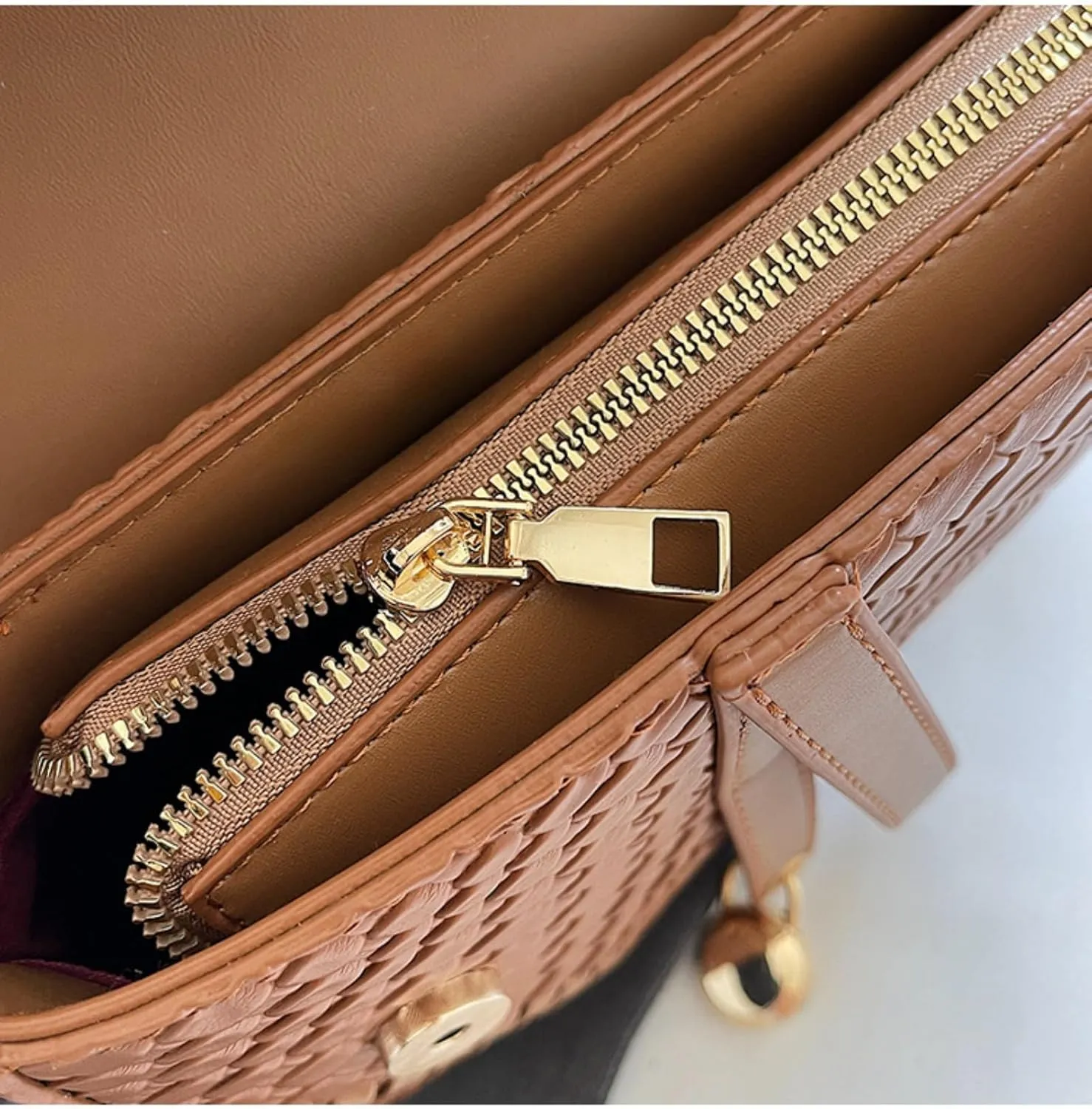 Women's Small Saddle Bag Crossbody Bag for Women Trendy Pursel Hobo Bag Shoulder Bag Satchel Handbag Purse (Brown)