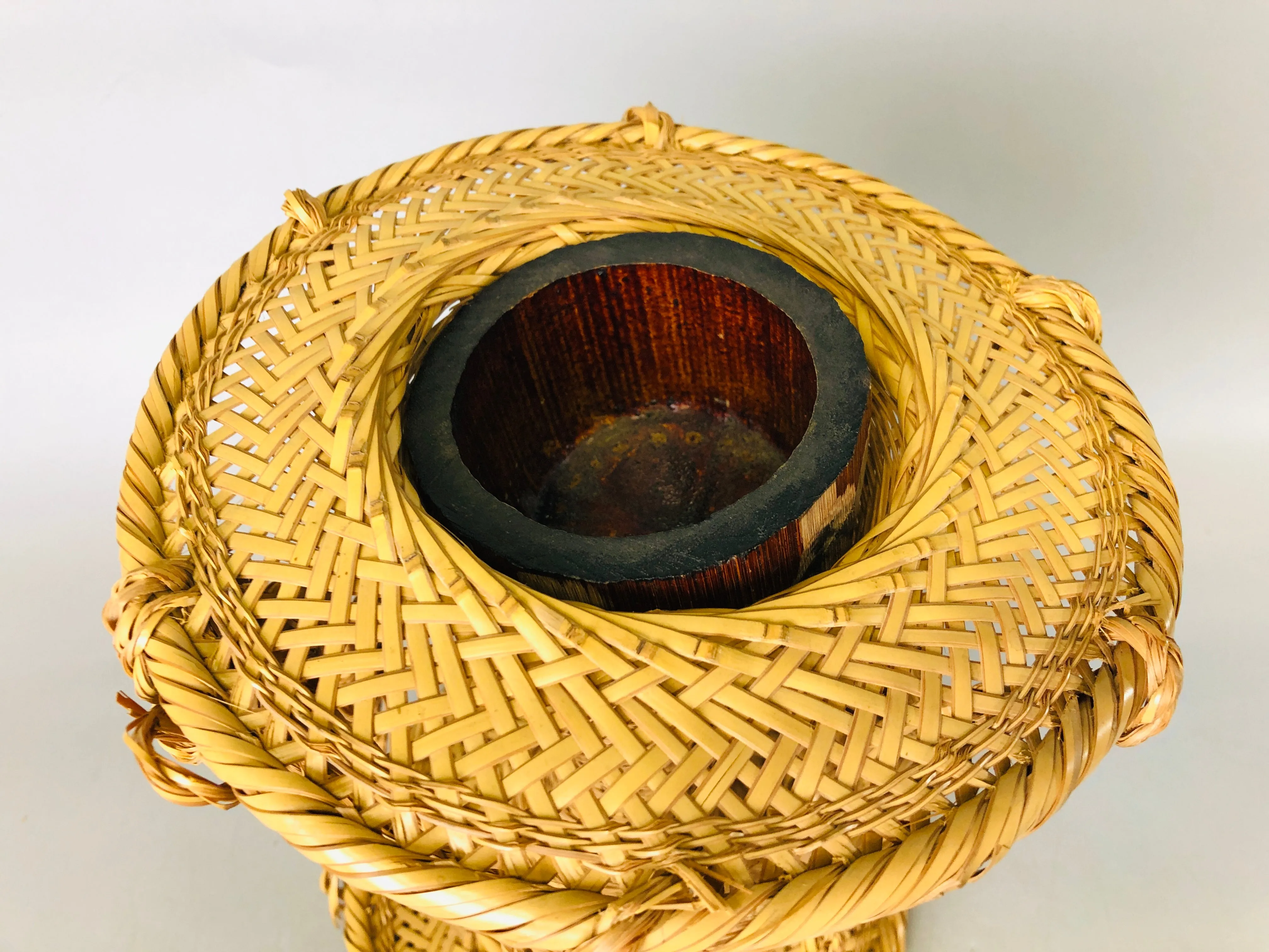 Y6877 [VIDEO] Bamboo Woven Basket signed box Japan ikebana floral arrangement interior