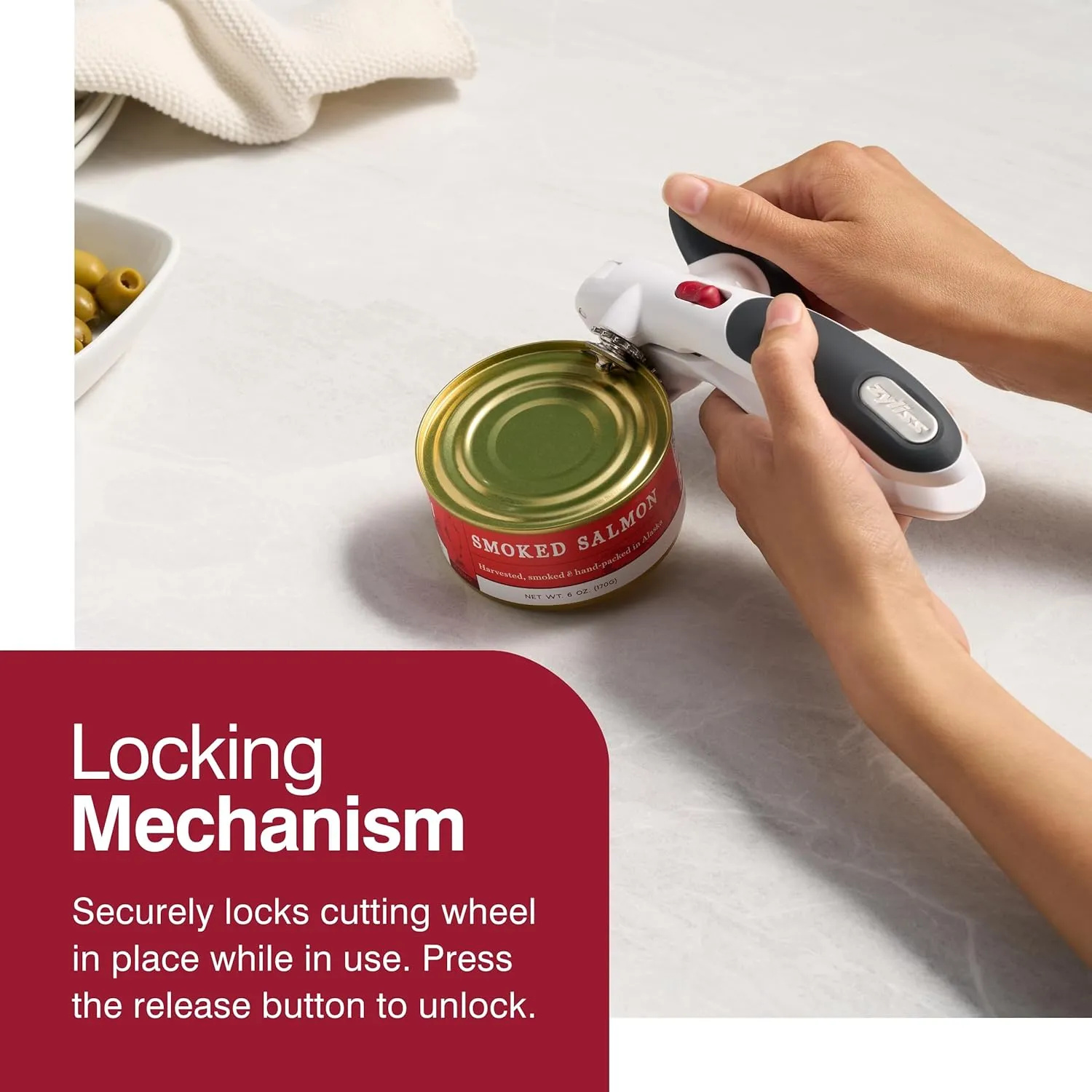 Zyliss Lock N' Lift Can Opener with Lid Lifter Magnet - Manual Can Opener with Locking Mechanism - Magnetic Can Opener - Easy-to-Turn Can Opener - White/Gray